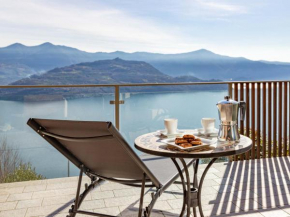 Corinto - wonderful Lake front apartment
